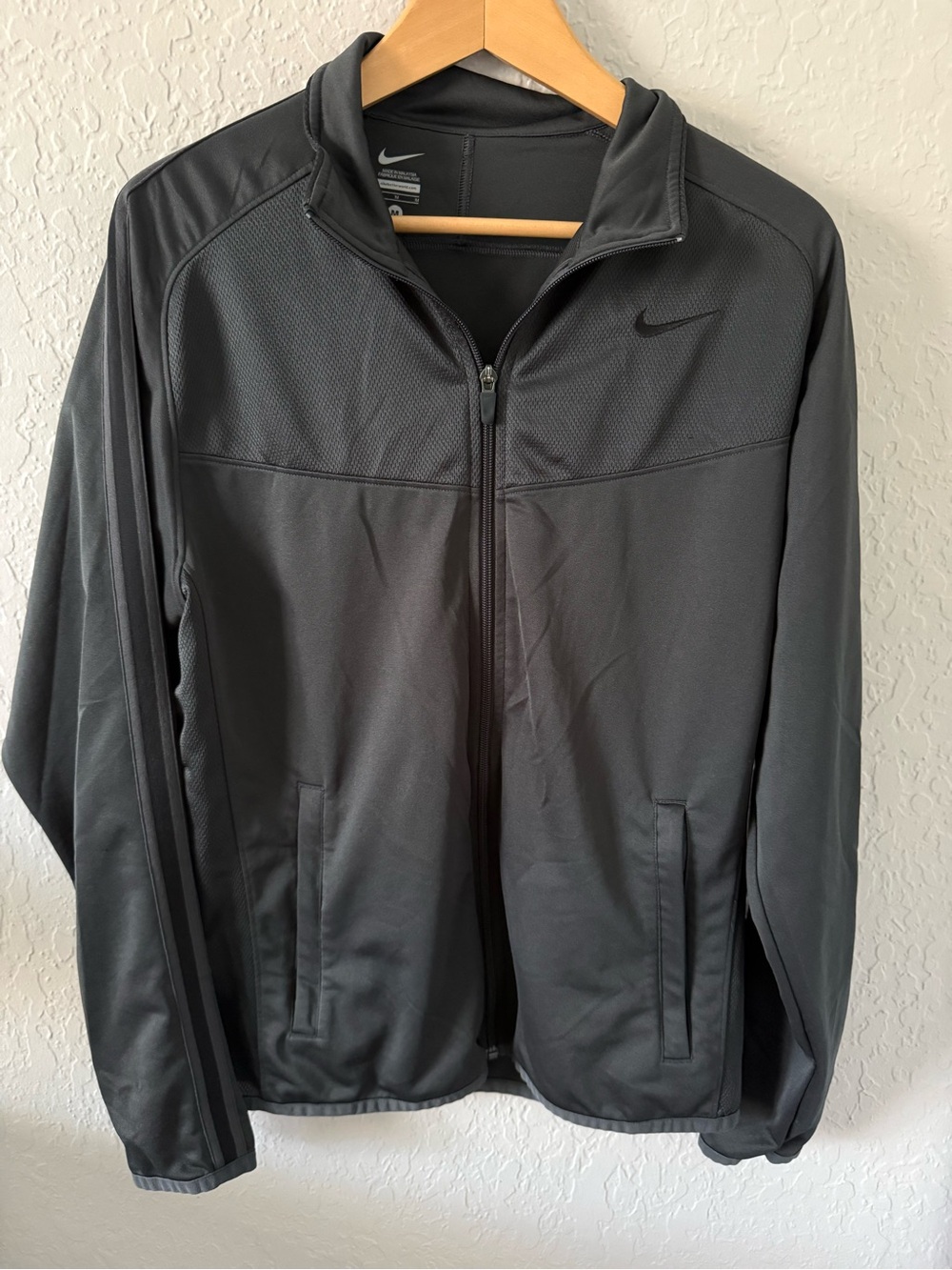 Nike Men’s Charcoal Black Full-Zip Performance Jacket Medium
